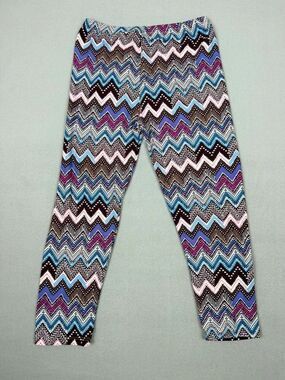 Honey & Lace One Size (OS) leggings feature a soft, brushed poly-spandex fabric